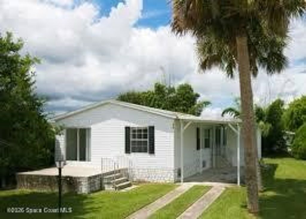 818 Thrush Circle, Sebastian, FL 32976