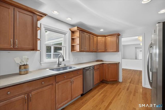 84 Jesswig Drive, Hamden, CT 06517