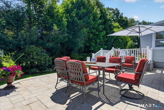 84 Jesswig Drive, Hamden, CT 06517