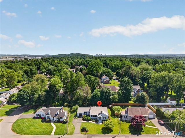 84 Jesswig Drive, Hamden, CT 06517