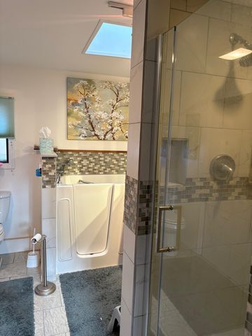 176 Lower Collins Street, Seabrook, NH 03874