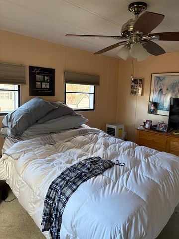 176 Lower Collins Street, Seabrook, NH 03874