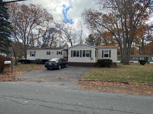 176 Lower Collins Street, Seabrook, NH 03874