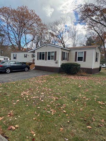 176 Lower Collins Street, Seabrook, NH 03874