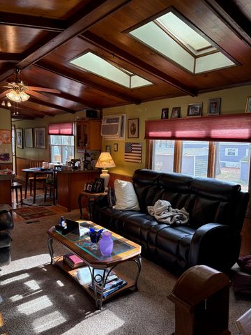 176 Lower Collins Street, Seabrook, NH 03874