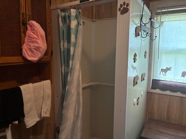 5882 Lakeside Drive, Gladwin, MI 48624