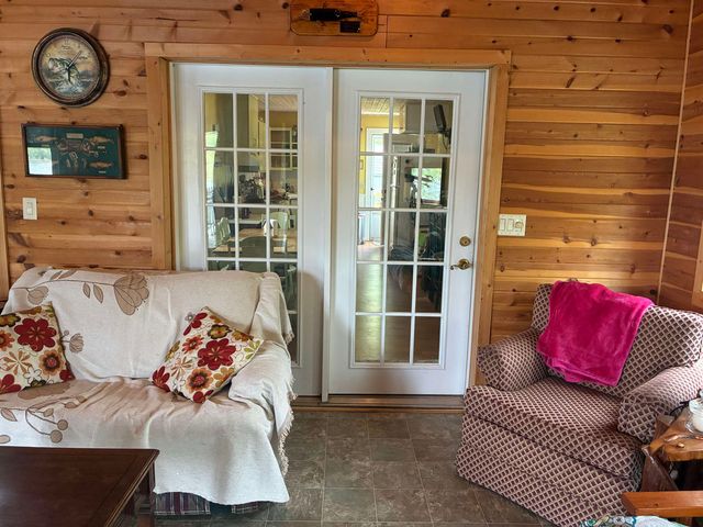 5882 Lakeside Drive, Gladwin, MI 48624