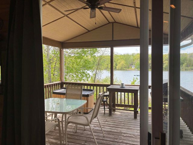 5882 Lakeside Drive, Gladwin, MI 48624
