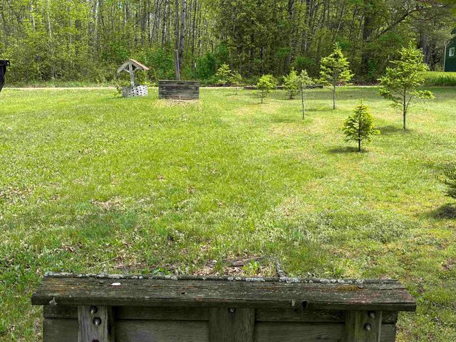 5882 Lakeside Drive, Gladwin, MI 48624