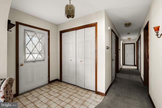 85 WISSLER RD, Lititz, PA 17543