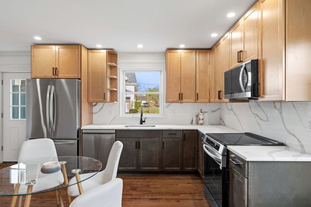 2 Railroad Avenue 1, Rowley, MA 01969