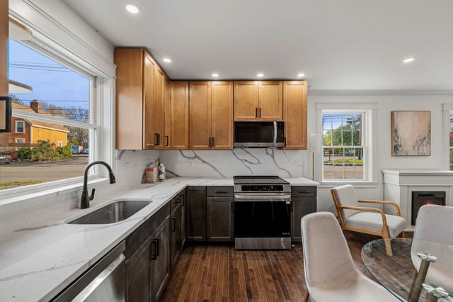 2 Railroad Avenue 1, Rowley, MA 01969