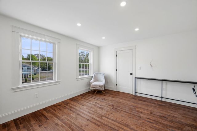 2 Railroad Avenue 1, Rowley, MA 01969
