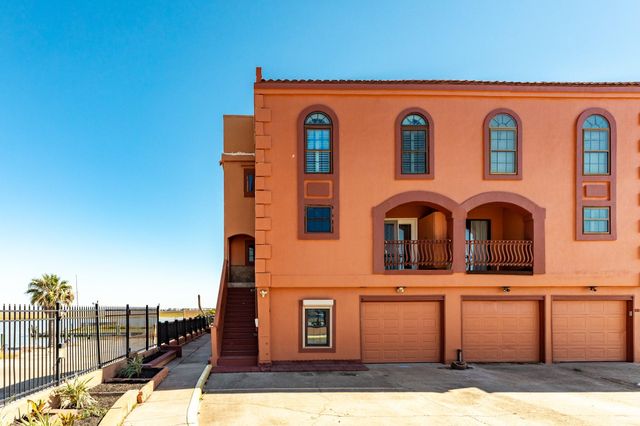 411 Sailfish Lane 101, Freeport, TX 77541