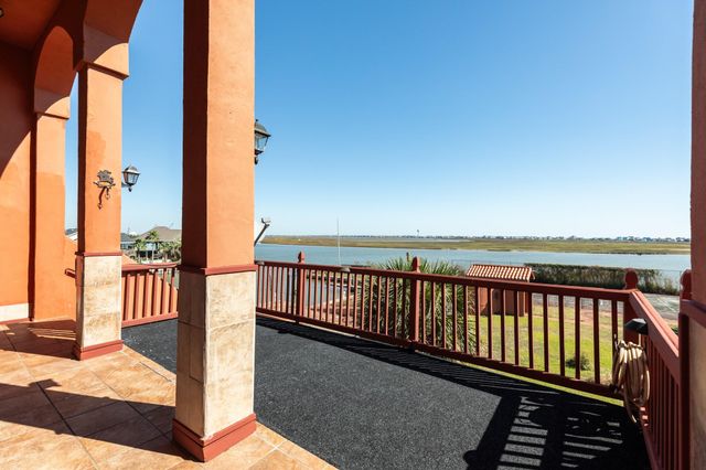 411 Sailfish Lane 101, Freeport, TX 77541