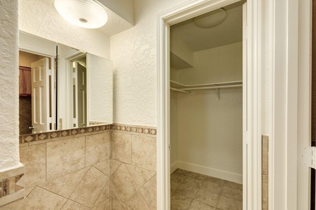 411 Sailfish Lane 101, Freeport, TX 77541