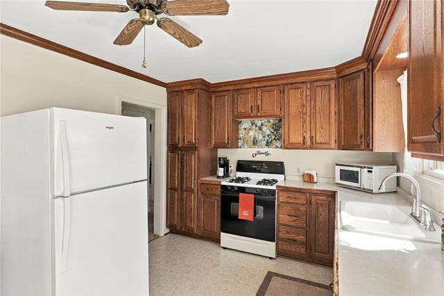 123 Chesterton Road, Greece, NY 14626