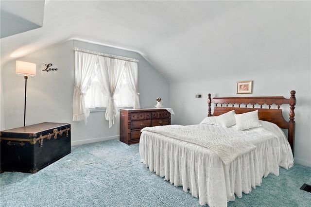 123 Chesterton Road, Greece, NY 14626