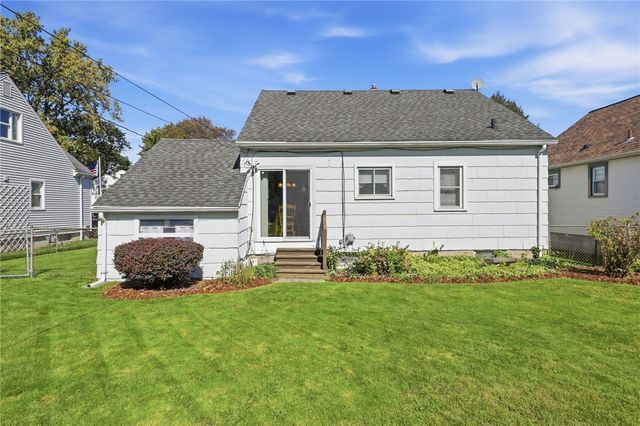 123 Chesterton Road, Greece, NY 14626