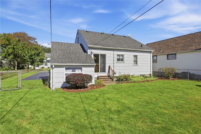123 Chesterton Road, Greece, NY 14626