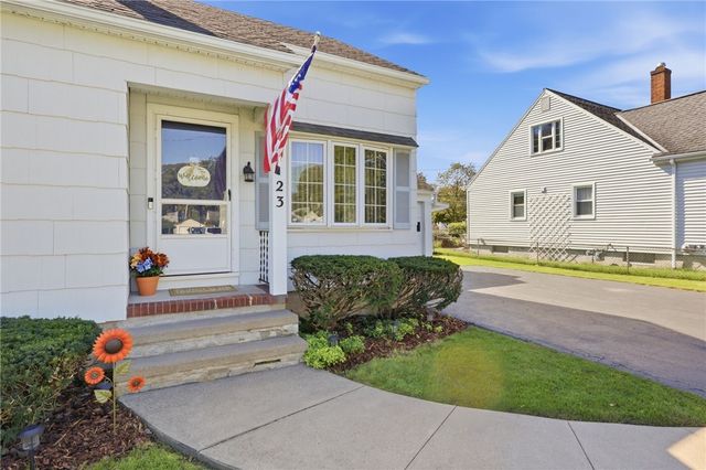 123 Chesterton Road, Greece, NY 14626