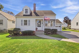123 Chesterton Road, Greece, NY 14626