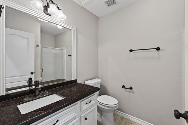 6 Regency Point, Montgomery, TX 77356