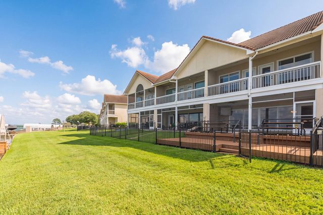 6 Regency Point, Montgomery, TX 77356