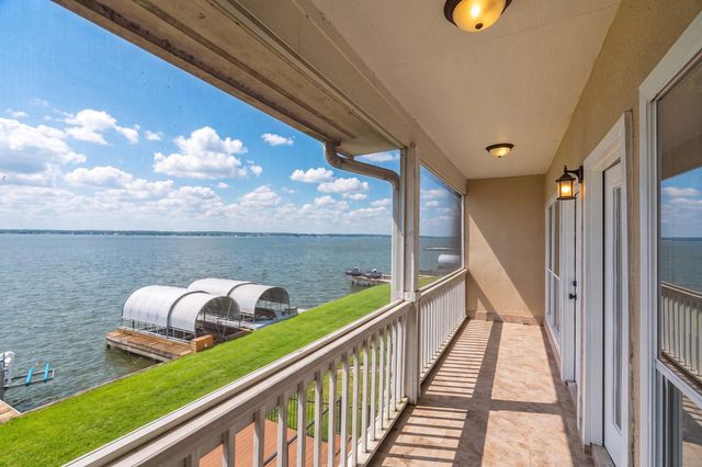 6 Regency Point, Montgomery, TX 77356