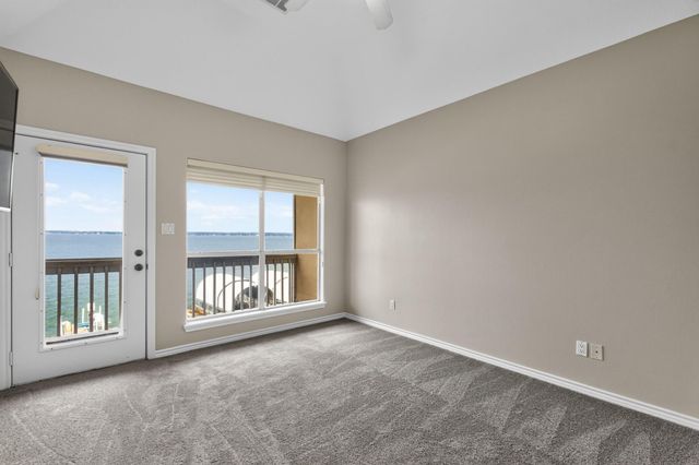 6 Regency Point, Montgomery, TX 77356