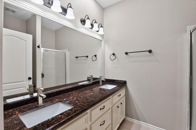 6 Regency Point, Montgomery, TX 77356