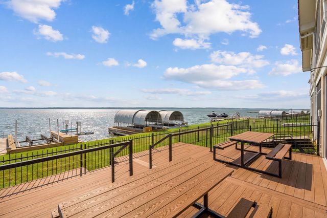 6 Regency Point, Montgomery, TX 77356