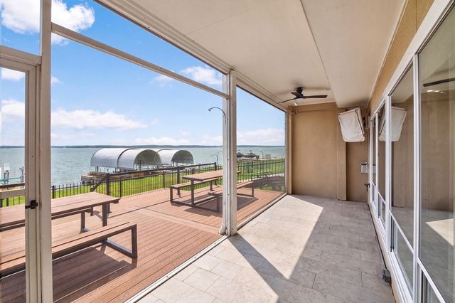 6 Regency Point, Montgomery, TX 77356