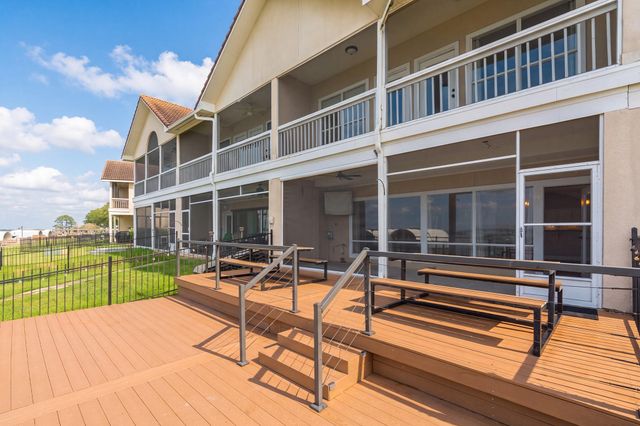 6 Regency Point, Montgomery, TX 77356