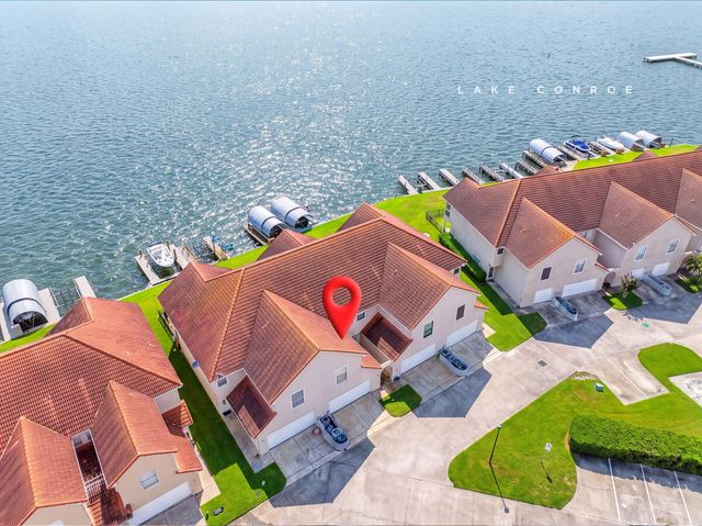 6 Regency Point, Montgomery, TX 77356