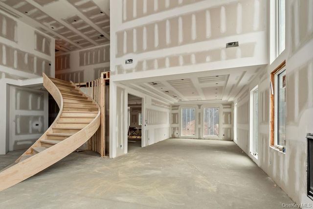 94 Viola Road, Suffern, NY 10901