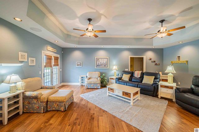 210 McKenna Dr, Kevil, KY 42053