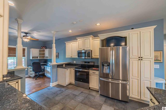 210 McKenna Dr, Kevil, KY 42053