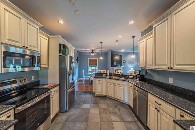 210 McKenna Dr, Kevil, KY 42053