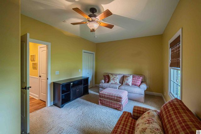 210 McKenna Dr, Kevil, KY 42053