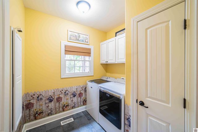 210 McKenna Dr, Kevil, KY 42053