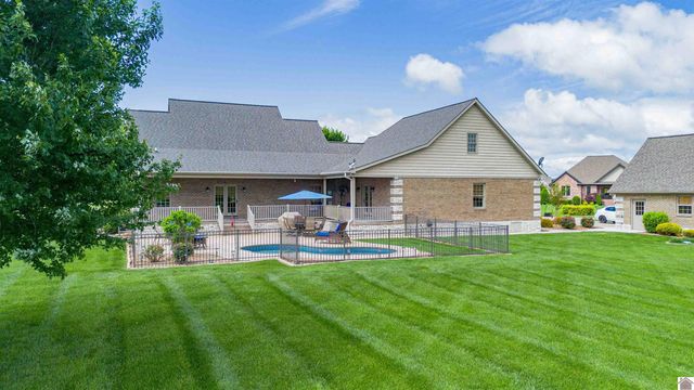 210 McKenna Dr, Kevil, KY 42053
