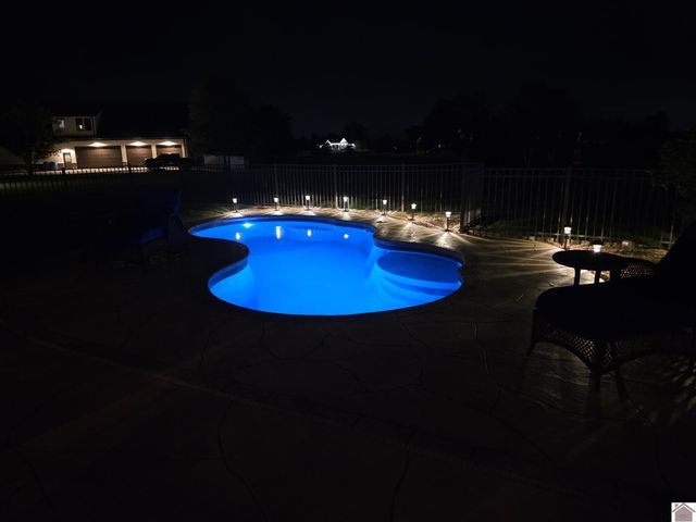 210 McKenna Dr, Kevil, KY 42053