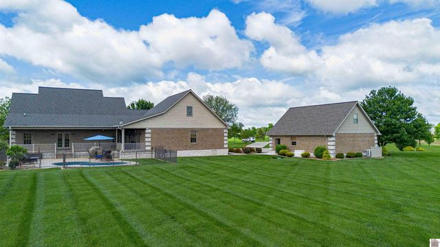210 McKenna Dr, Kevil, KY 42053