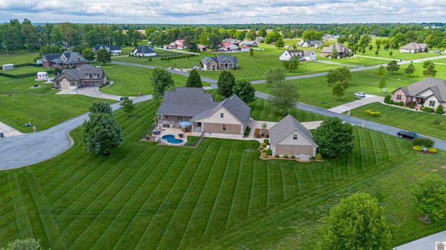 210 McKenna Dr, Kevil, KY 42053
