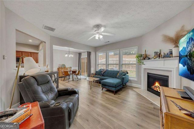 506 Willow Turn, Canton, GA 30114