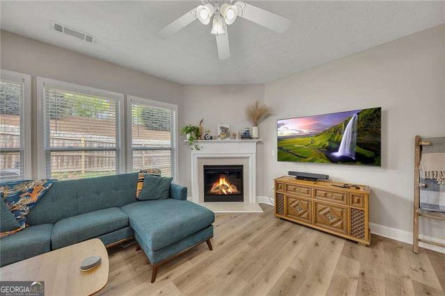 506 Willow Turn, Canton, GA 30114