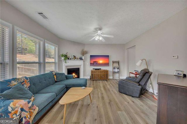 506 Willow Turn, Canton, GA 30114