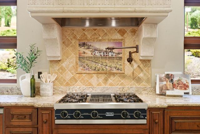 220 Falcon Hill, Santa Cruz, CA 95065