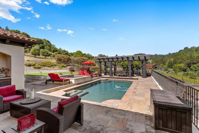 220 Falcon Hill, Santa Cruz, CA 95065